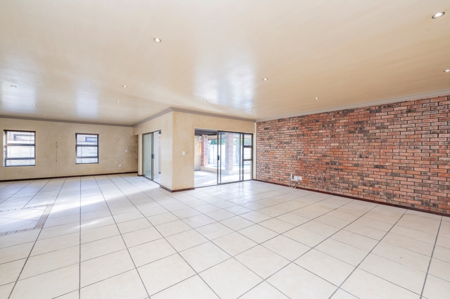 4 Bedroom Property for Sale in Sonkring Western Cape